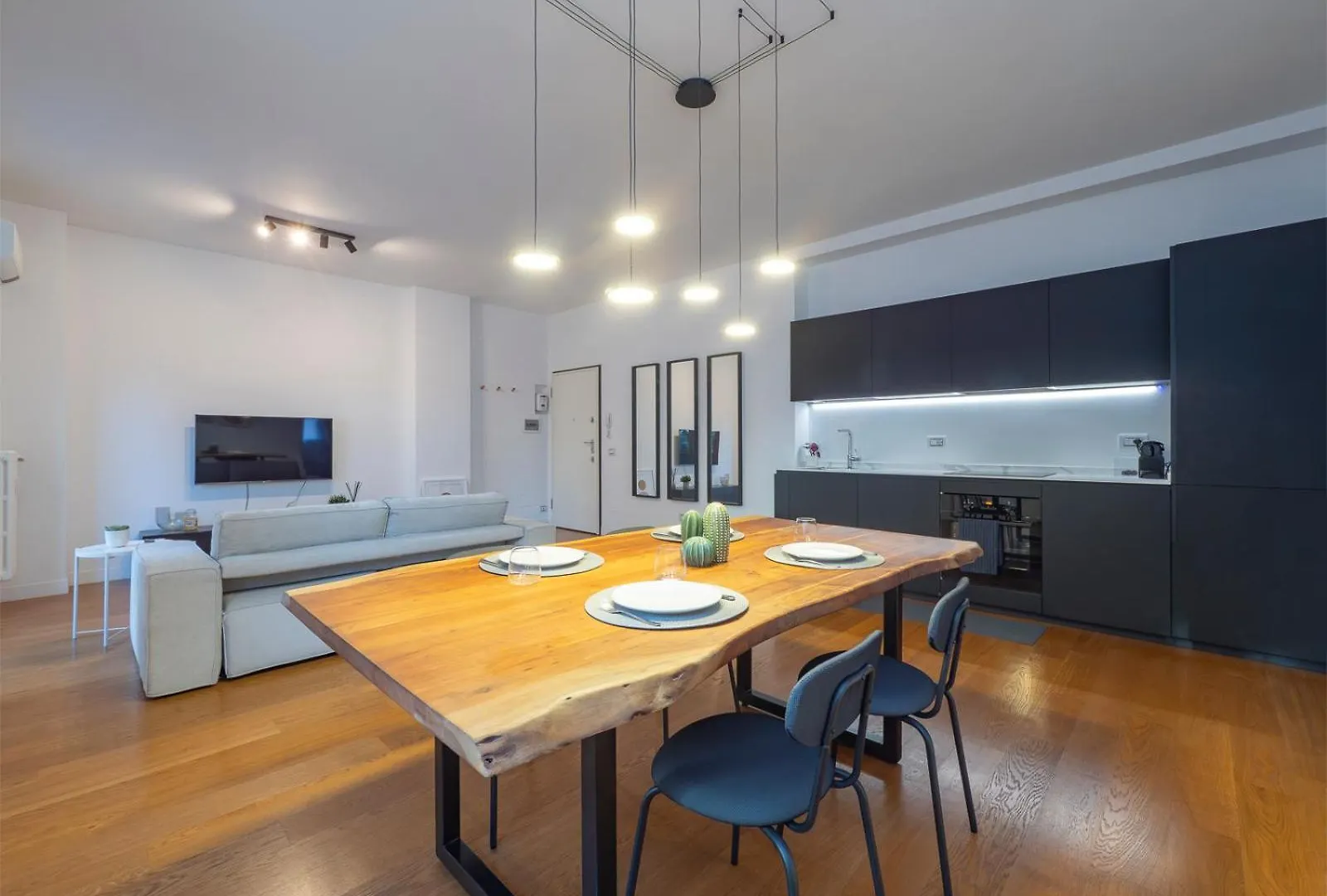 Milano In Stile, Appartamento Comodo Ed Elegante 0*,