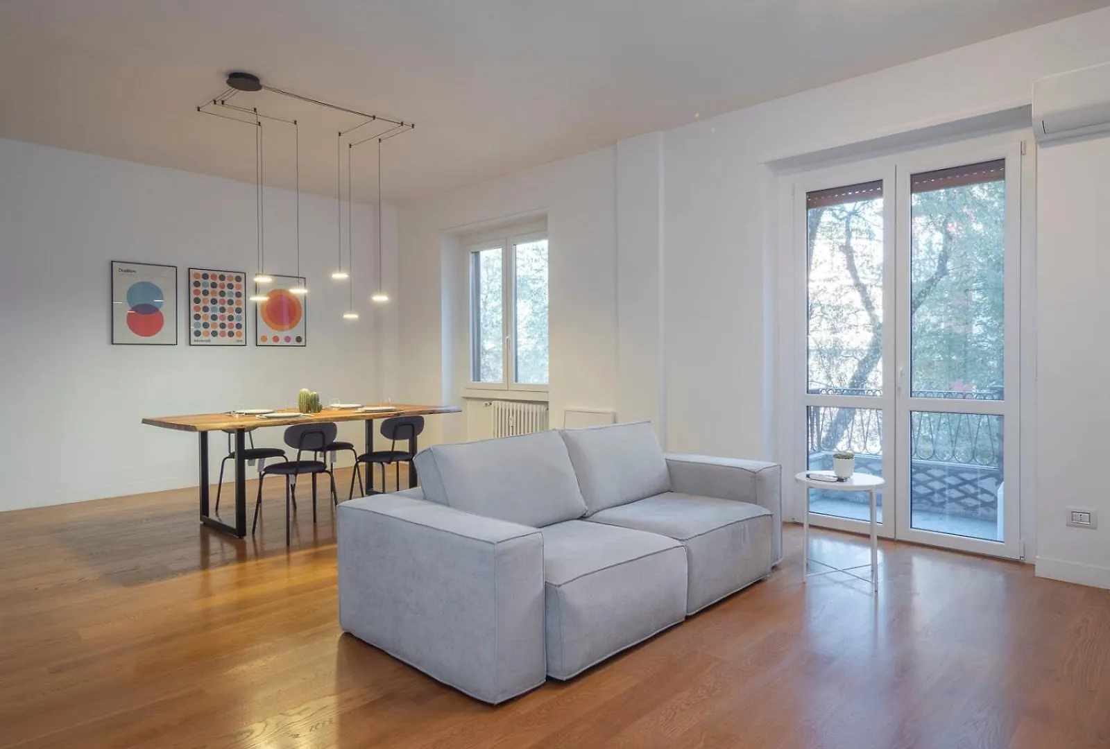Lejlighed Milano In Stile, Appartamento Comodo Ed Elegante